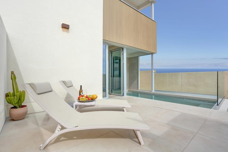 Balcony/Terrace, Swimming pool