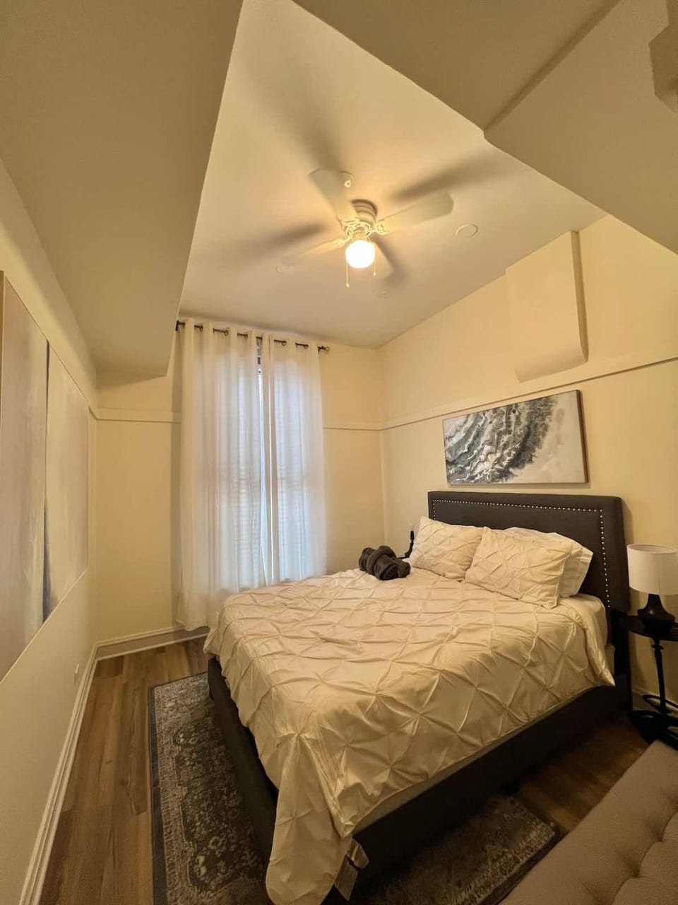 Elegant 3BR River North Escape l Free Parking Apartment in River North
