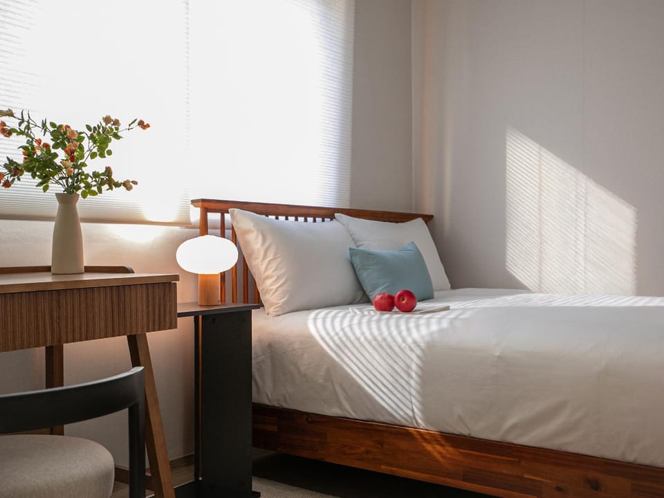Hongdae Stay 安 3BR 4 Beds Up to 8 Guests Apartment in Seoul