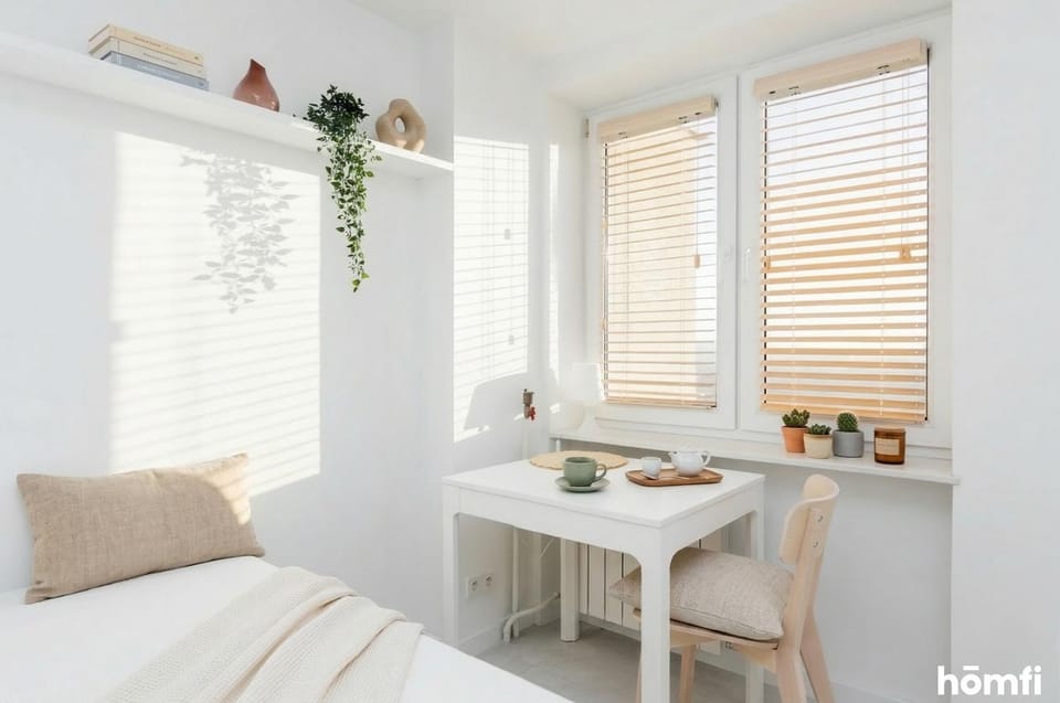 Bed, Sauna, Dining area