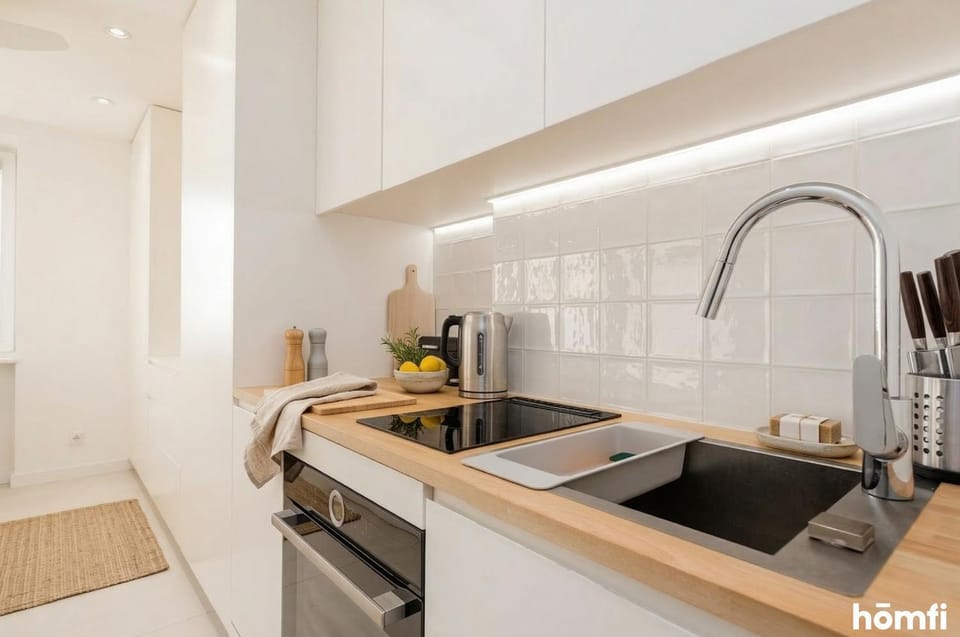 Coffee/tea facilities, Kitchen or kitchenette, dishwasher, stove