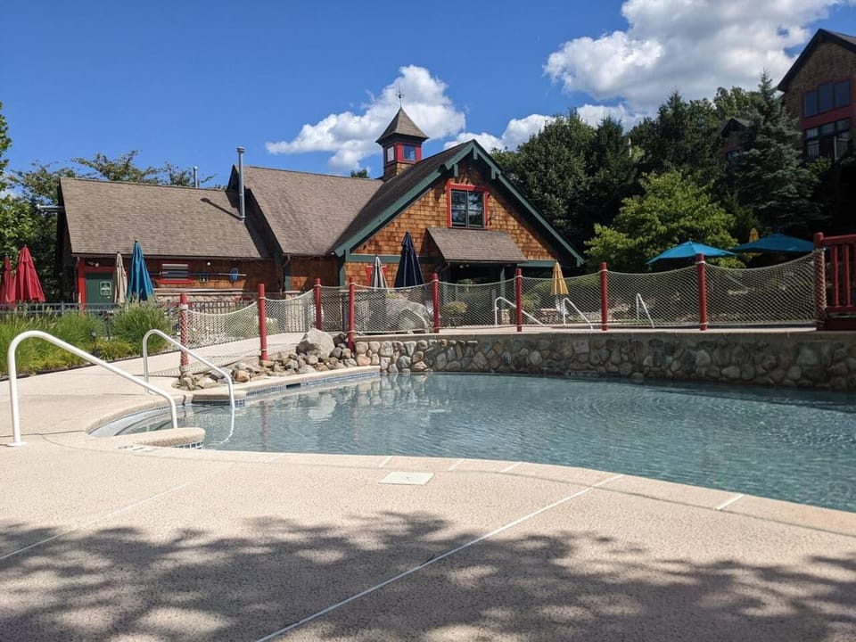 Country Chic New 2 Bed 2 Bath Apartment in Vernon Township