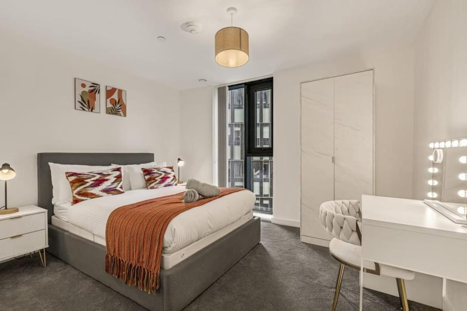 Bed, Photo of the whole room, Bedroom