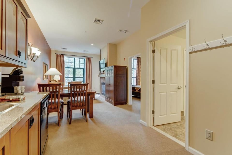 RARE 1st flr Private Ski inout access 1 Bed Apartment in Vernon Township