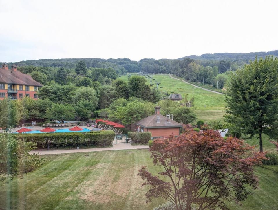 Slope side cozy Studio Apartment in Vernon Township
