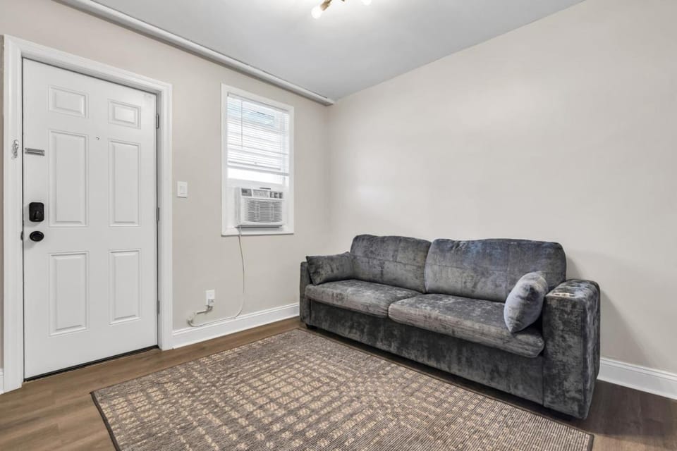 Cozy Seaside Getaway Walk to Beach Apartment in Seaside Heights