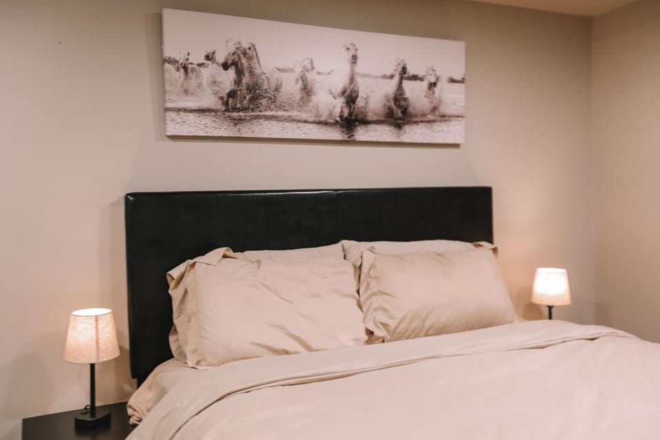 Warm & Cozy 2BR in Wallingford -- Skyline Peek Apartment in Lake Union