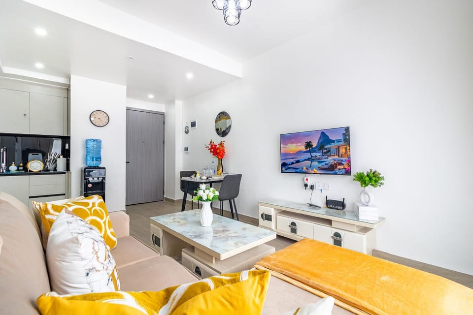 Communal lounge/ TV room, TV and multimedia, Living room