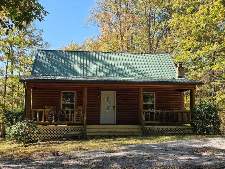 The Wildcat Cabin Pet-Friendly Near Big South Cabin in Tennessee