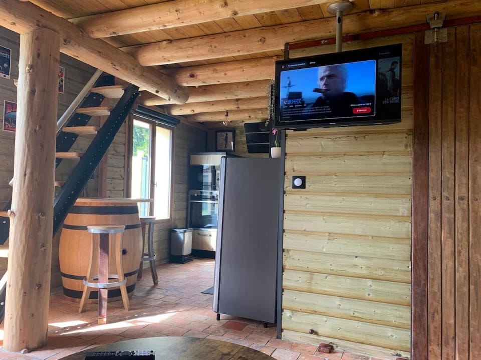 Le Garage House in Centre-Val de Loire