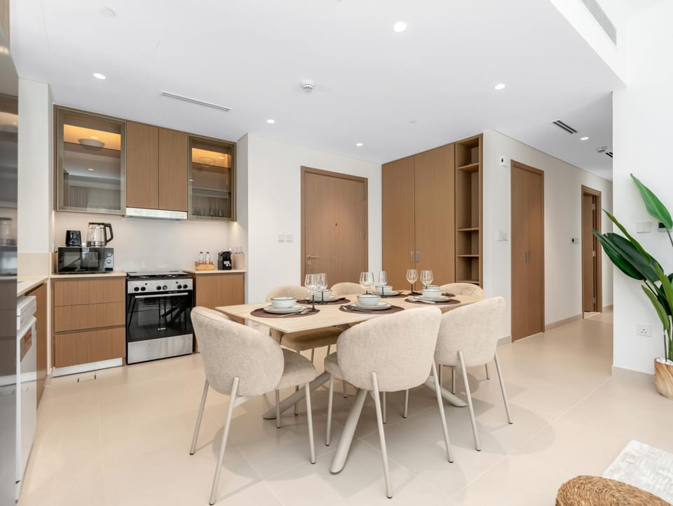 the 'Krabi' Condo - Peaceful 2BR - Lagoon Beach Access Apartment in Dubai