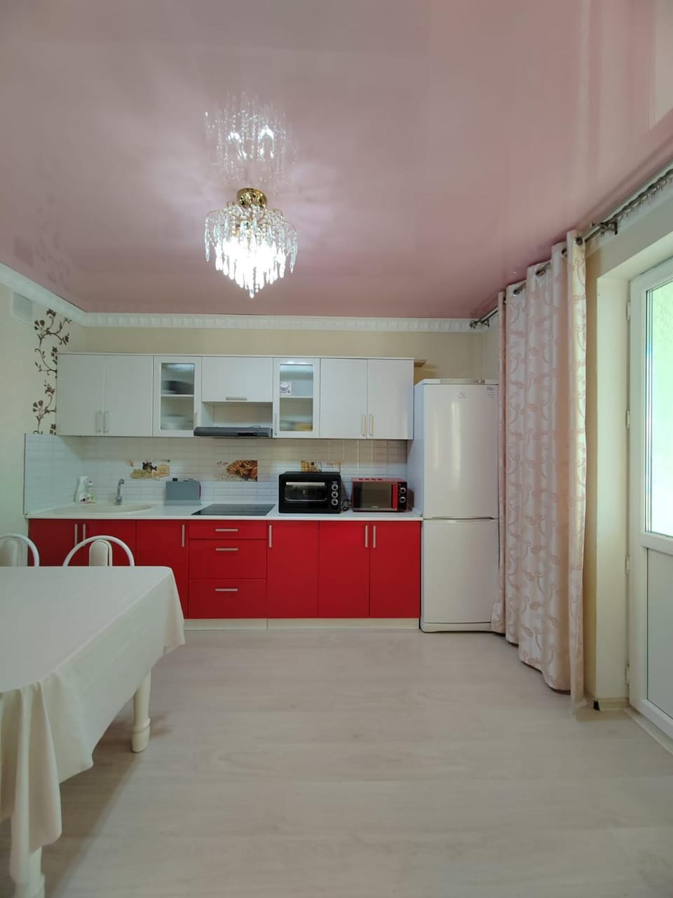Kitchen or kitchenette, Dining area, stove