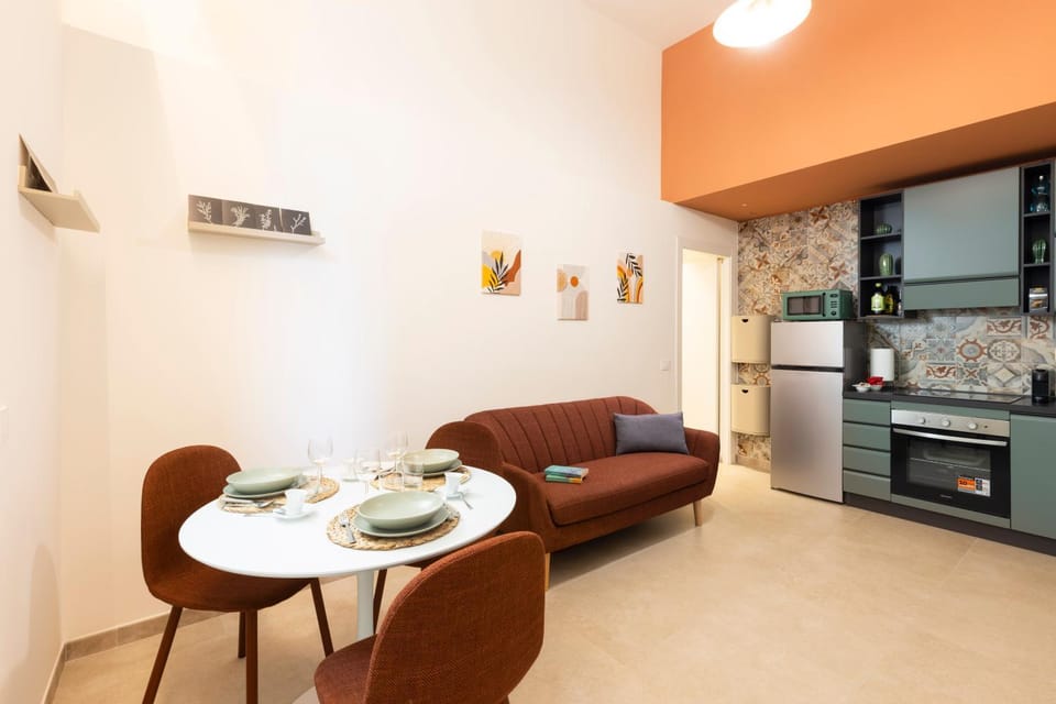 Communal lounge/ TV room, Coffee/tea facilities, kitchen, air conditioner, air conditioner