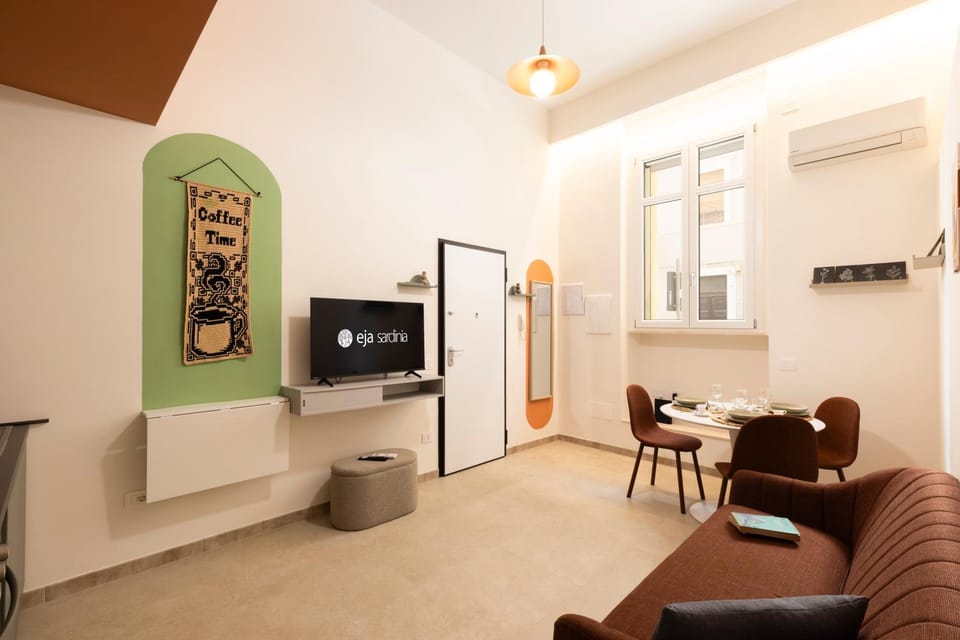 Communal lounge/ TV room, TV and multimedia, Lounge or bar