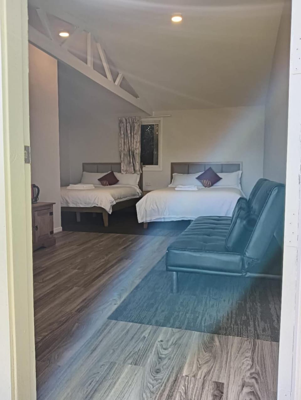 2 double and 1 sofa beds Chalet D Apartment in Rotorua