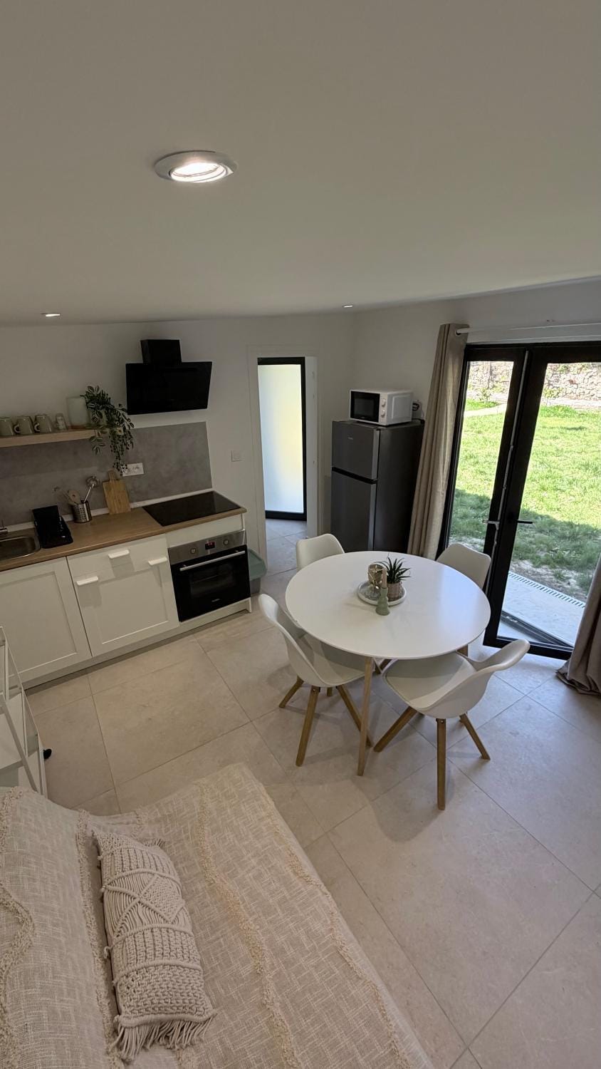 TV and multimedia, Kitchen or kitchenette, Living room, Seating area, Dining area, oven, pet friendly