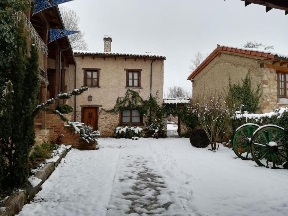 El Refugio de Valdepiélago House in Castile and León