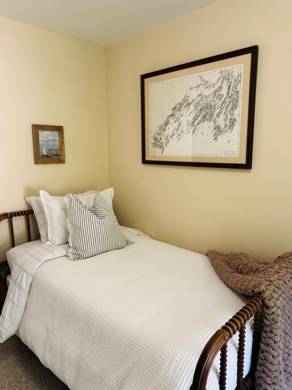 Lush Coastal Downtown Home with Beaches and Shops House in Freeport