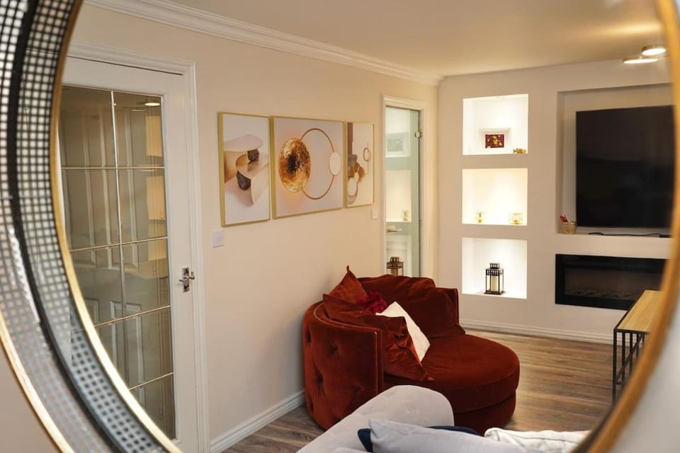 Skelhorn Villa - Air Conditioning, Rugby, Near M6, DHL & Amazon Warehouse House in Rugby