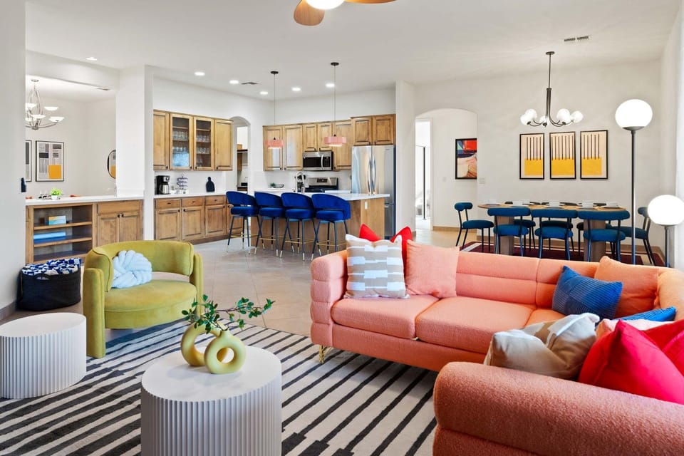 Suncrest Retreat - Pool Pickleball Theater House in Scottsdale