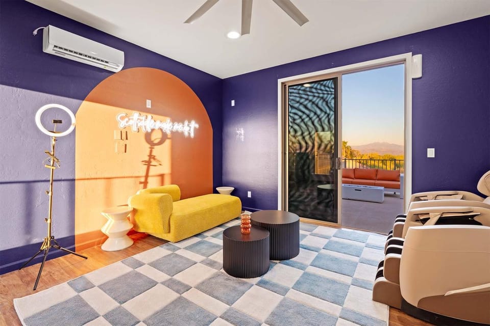 Suncrest Retreat - Pool Pickleball Theater House in Scottsdale