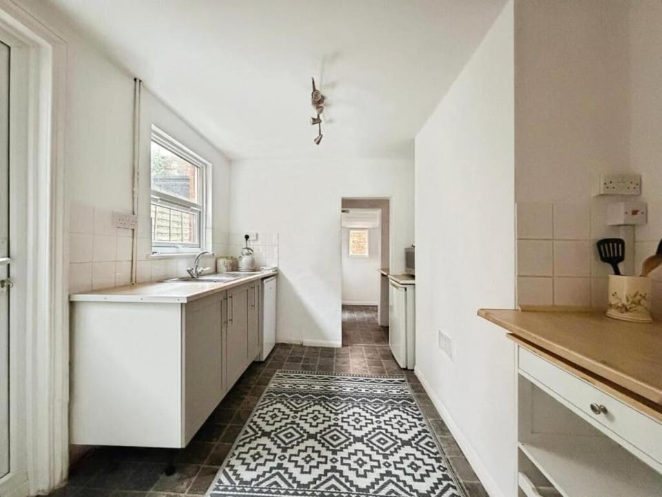 Hill View House - spacious holiday home House in Folkestone