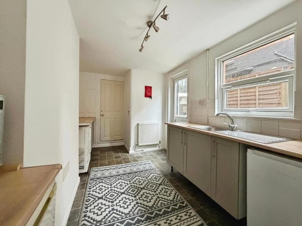 Hill View House - spacious holiday home House in Folkestone