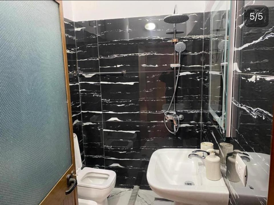 Easy Stay Rooms Bed and Breakfast in Tirana