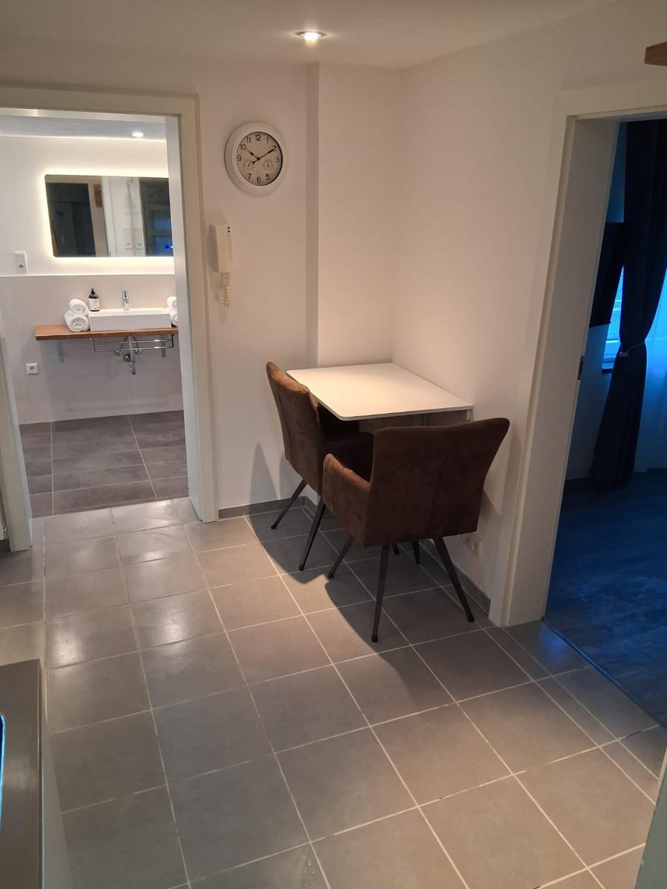 Dining area, kitchen