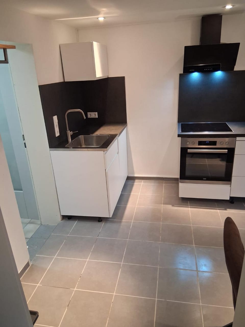 Kitchen or kitchenette, kitchen