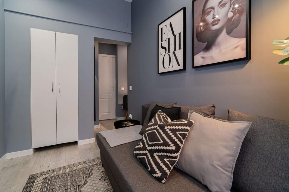 Photo of the whole room, Seating area, Bedroom