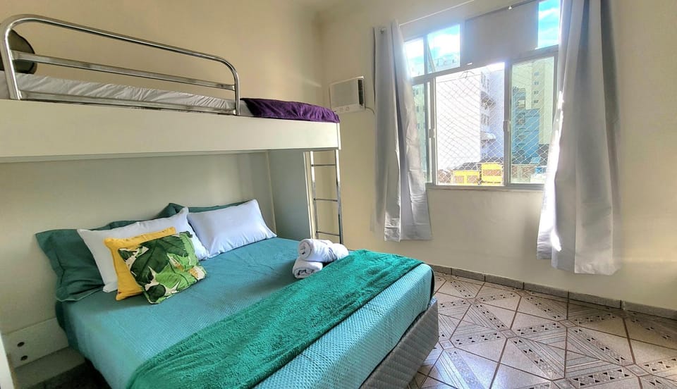 Bedroom, locker, towels