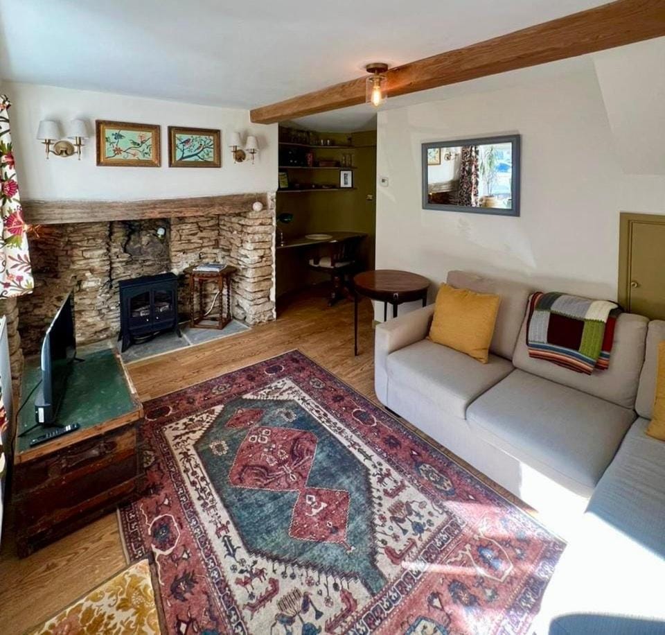 Matchbox Cottage House in Frome