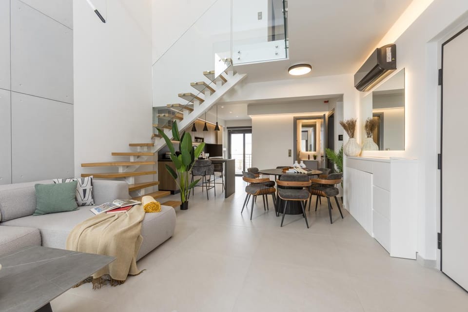 Kitchen or kitchenette, Living room, Seating area, Dining area