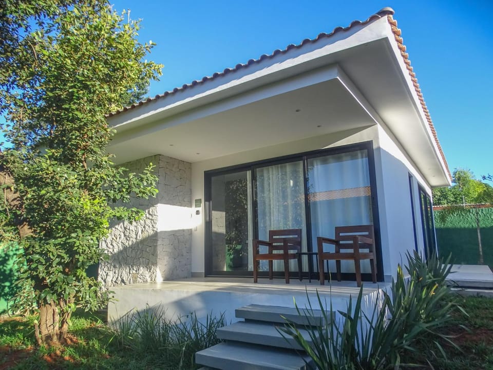 Property building, Patio, Garden, Garden view
