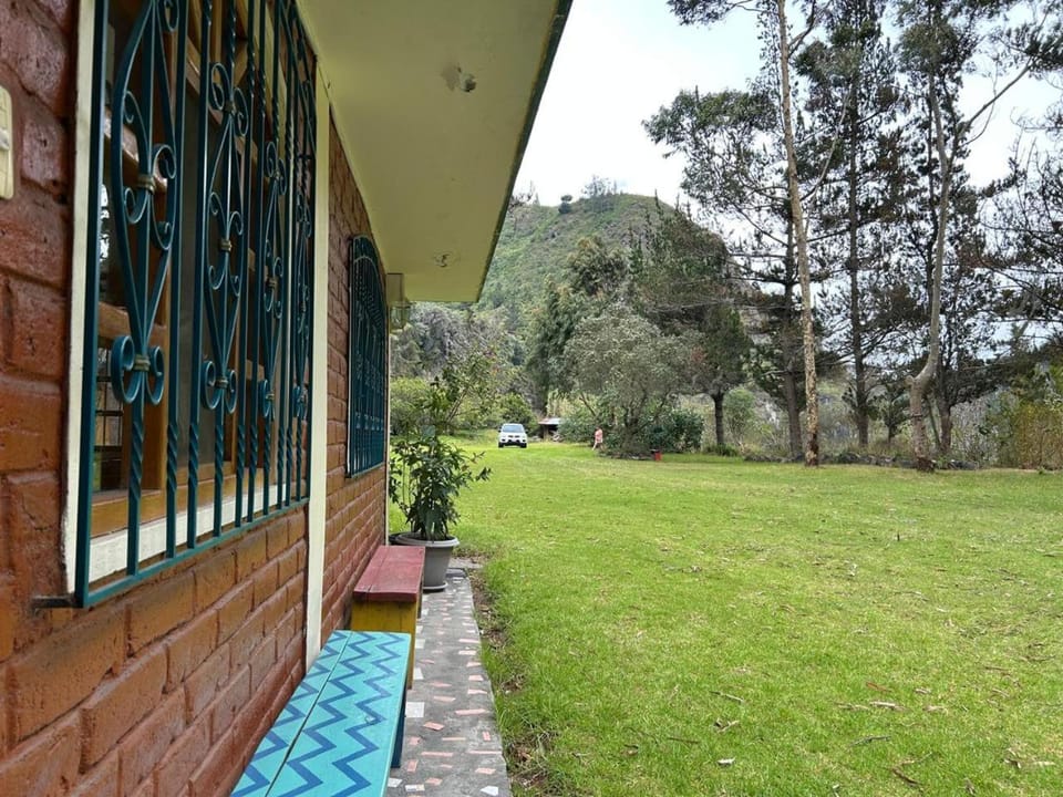 Property building, Day, Natural landscape, Garden, Garden view, Mountain view