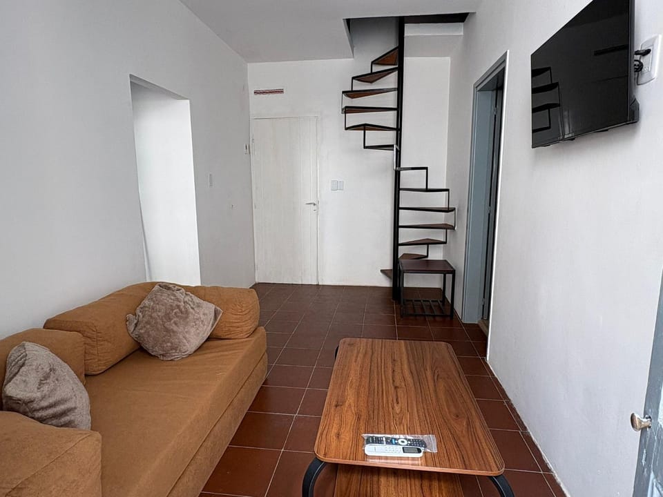 Communal lounge/ TV room, TV and multimedia, Living room, Seating area, Evening entertainment