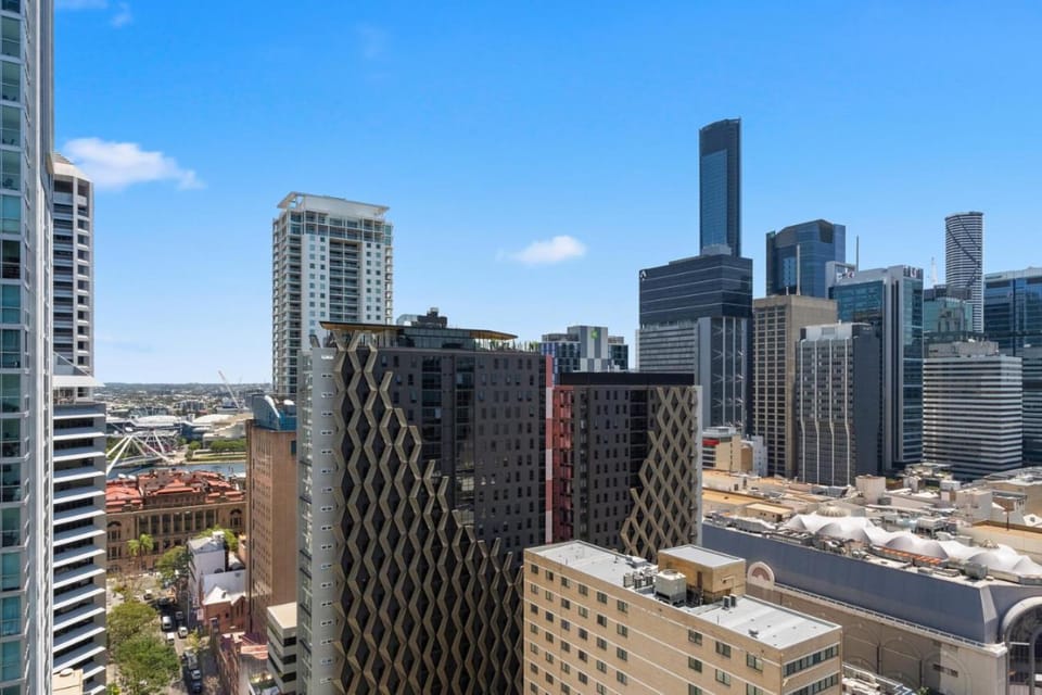Property building, Day, City view