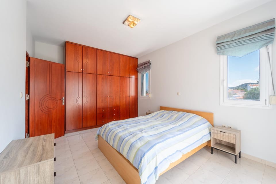 Bed, View (from property/room), Photo of the whole room, Bedroom, wardrobe