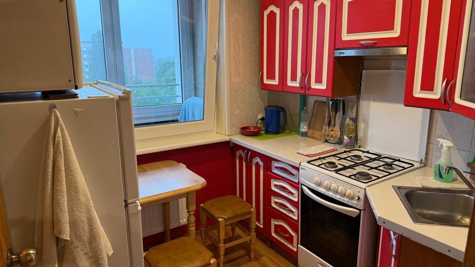 Kitchen or kitchenette, microwave, oven, pet friendly, stove, kitchen