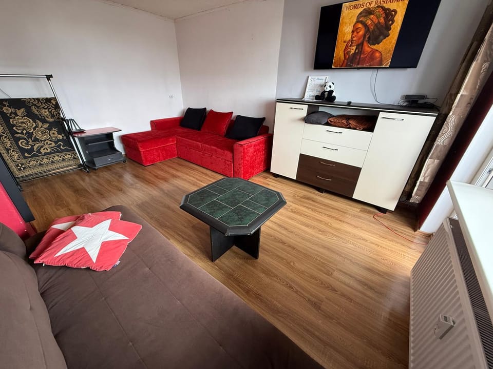 TV and multimedia, Living room, Photo of the whole room, Seating area