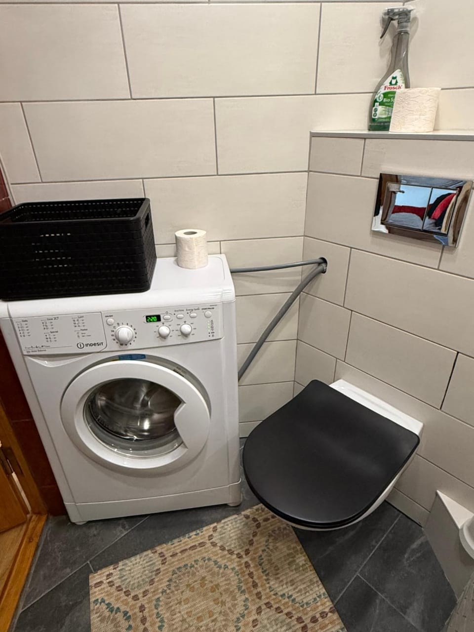 Toilet, Bathroom, washing machine