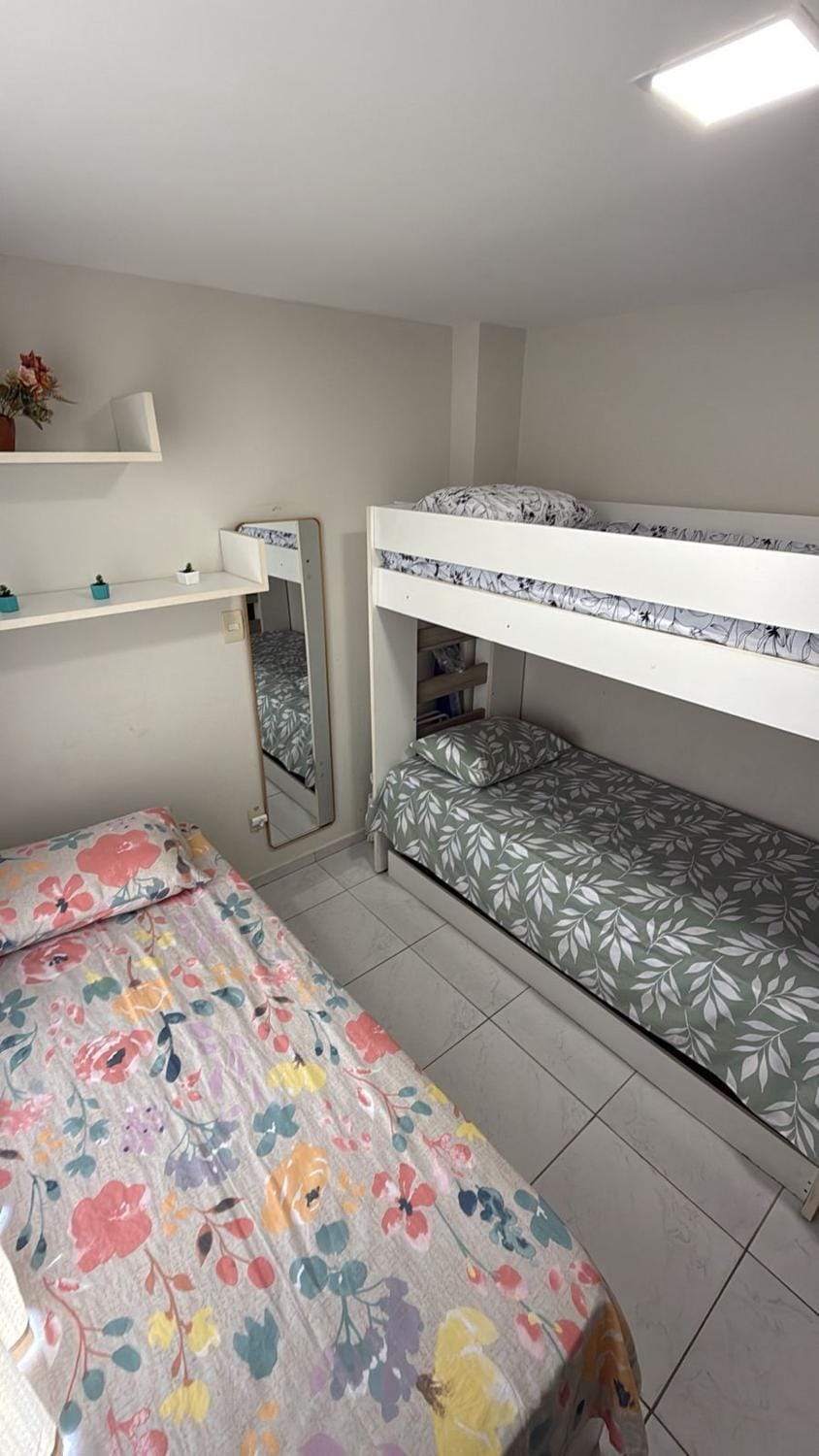 Apê completo no Bessa | 2 quartos, varanda, p/5p Apartment in Cabedelo