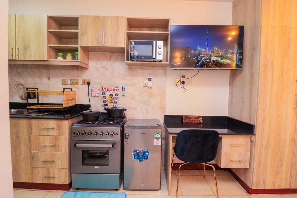 Kitchen or kitchenette, minibar, oven, toaster