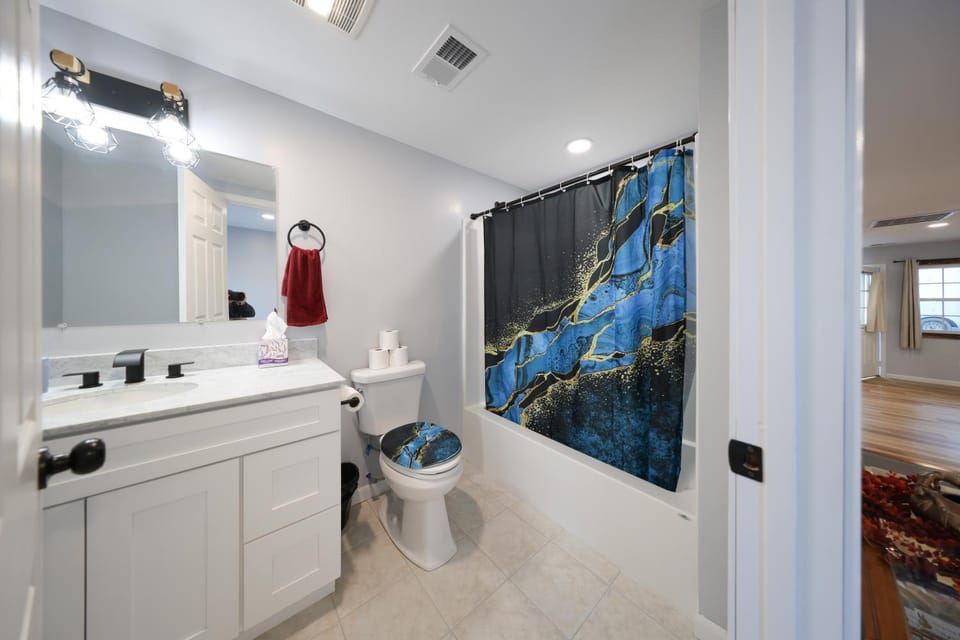 Brand-new 4BR, Sleeps 10, Treadmill, Piano, Free Boat Parking, Close to the Lake! House in Somerset
