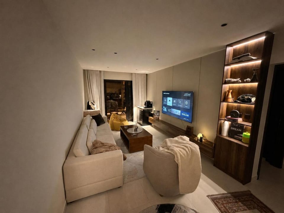 Communal lounge/ TV room, TV and multimedia, Living room