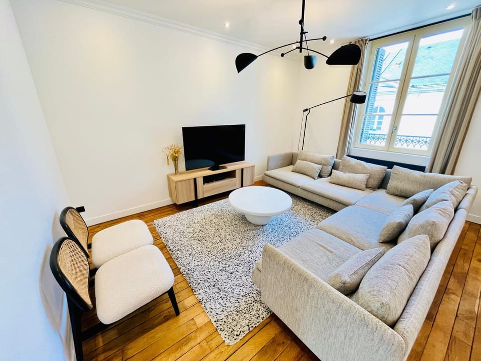 TV and multimedia, Living room, Seating area