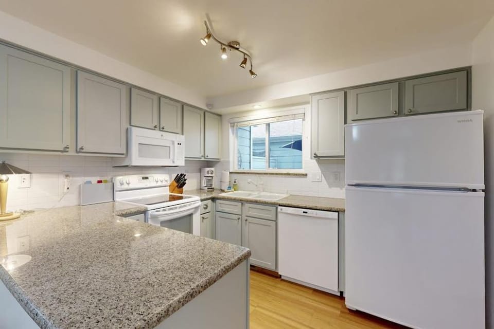 Private Townhome - Mountain Views & 2 Baths House in Boise