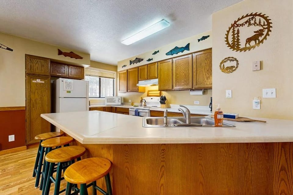 Bright McCall Retreat - Pool Hot Tub & Fitness House in McCall