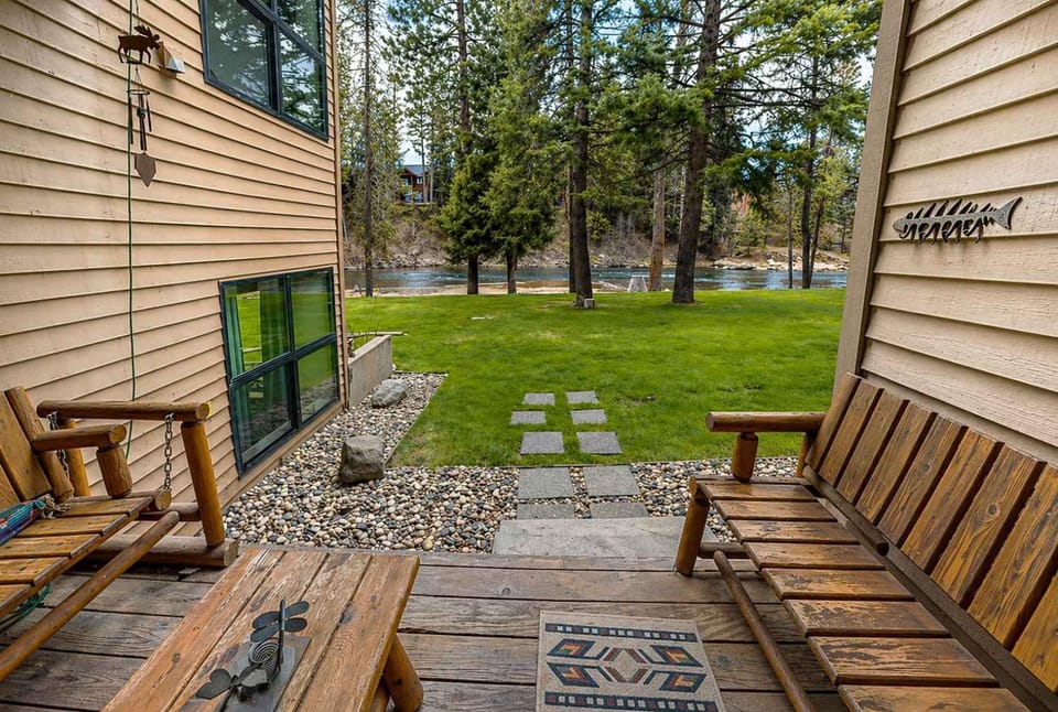 Family Retreat - Pool Tennis & Lake Access House in McCall